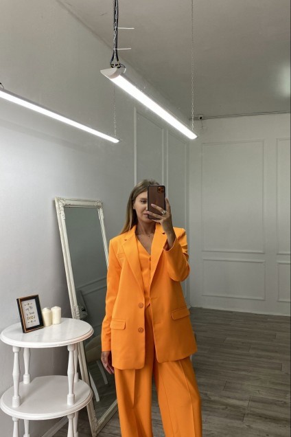 Костюм брючный 0211 оранжевый Continental Fashion