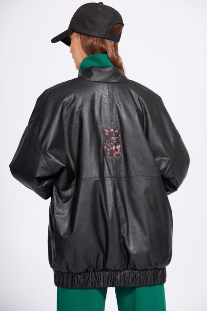 Куртка 2250 черный EOLA
