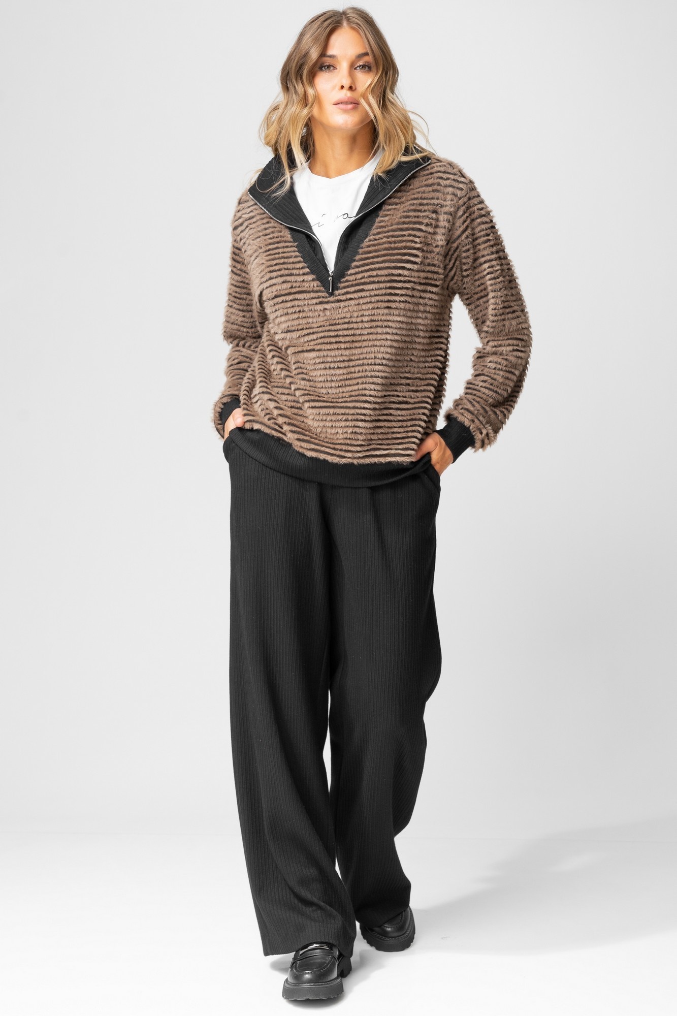 Костюм брючный 383 табак + черный LAIKONY фото 3 Костюм брючный 383 табак + черный LAIKONY фото 3