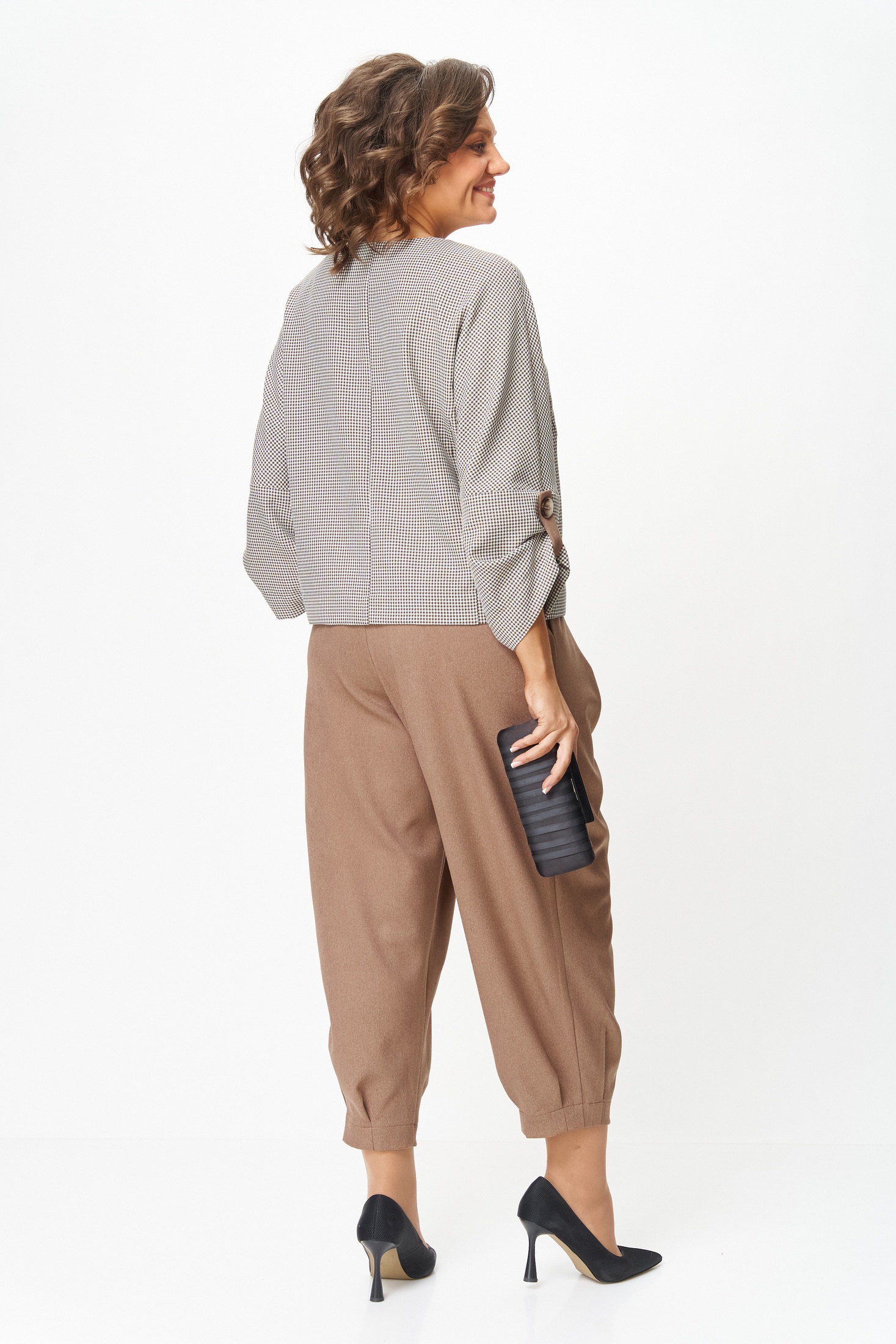 Костюм брючный 1436-1 бежевый Michel Chic фото 2 Костюм брючный 1436-1 бежевый Michel Chic фото 2