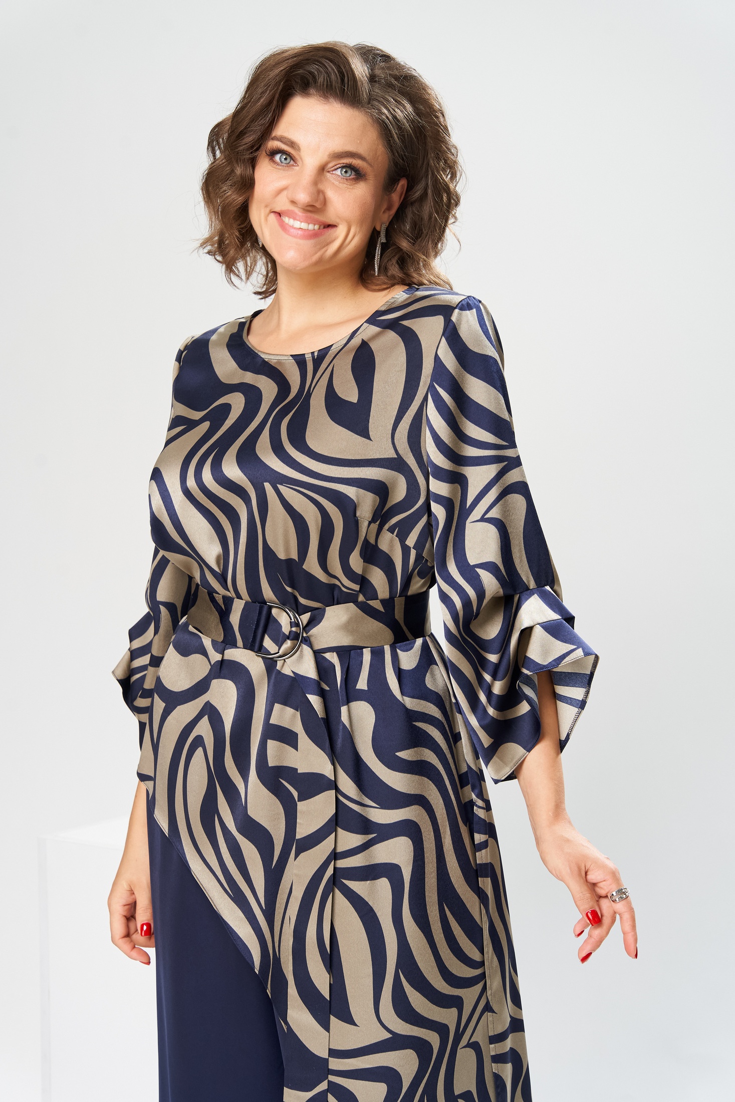 Костюм брючный 2-2750 дизайн + синий Romanovich style