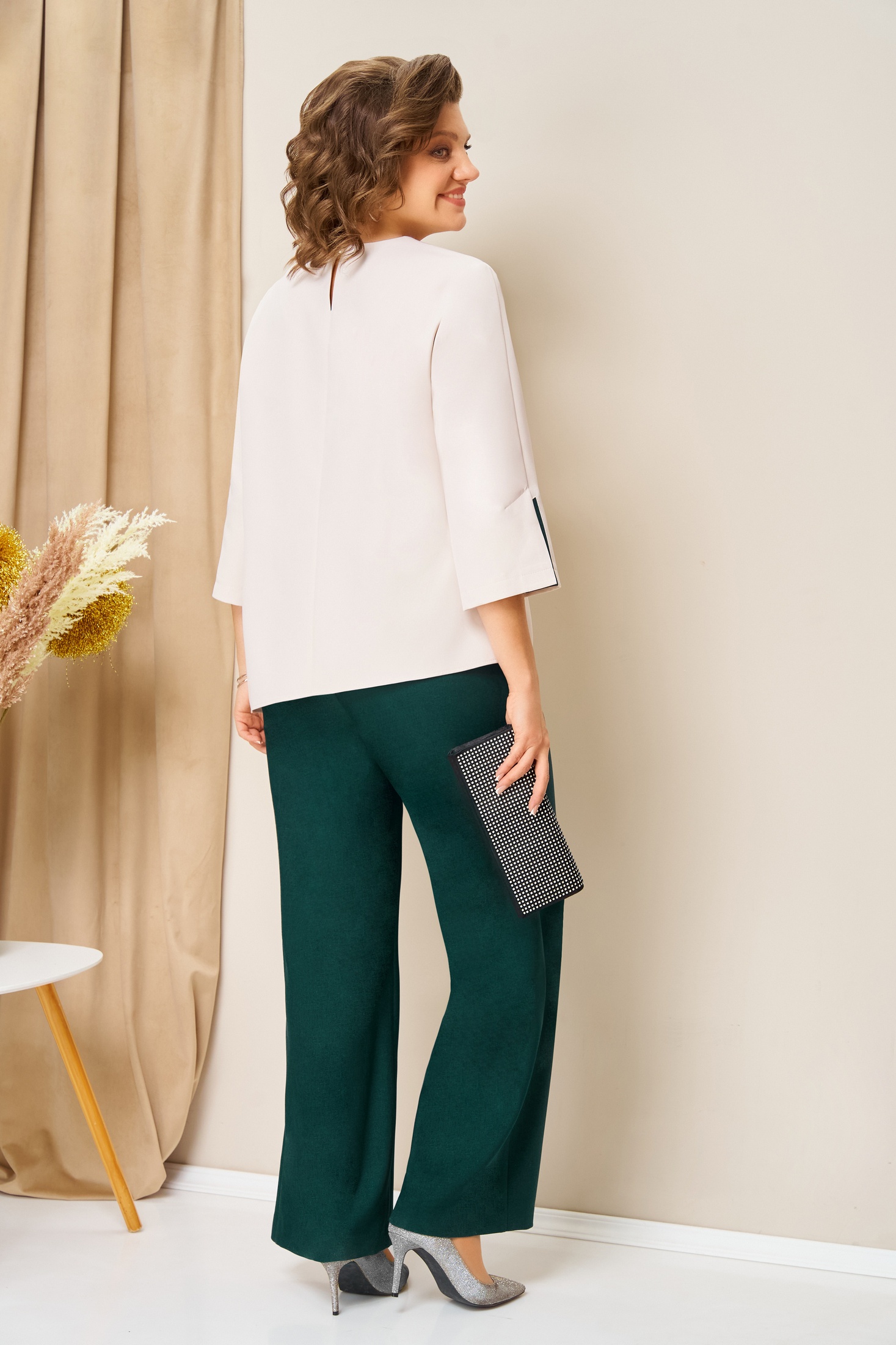 Костюм брючный 1455 бутылочно-зеленый VOLNA фото 5 Костюм брючный 1455 бутылочно-зеленый VOLNA фото 5