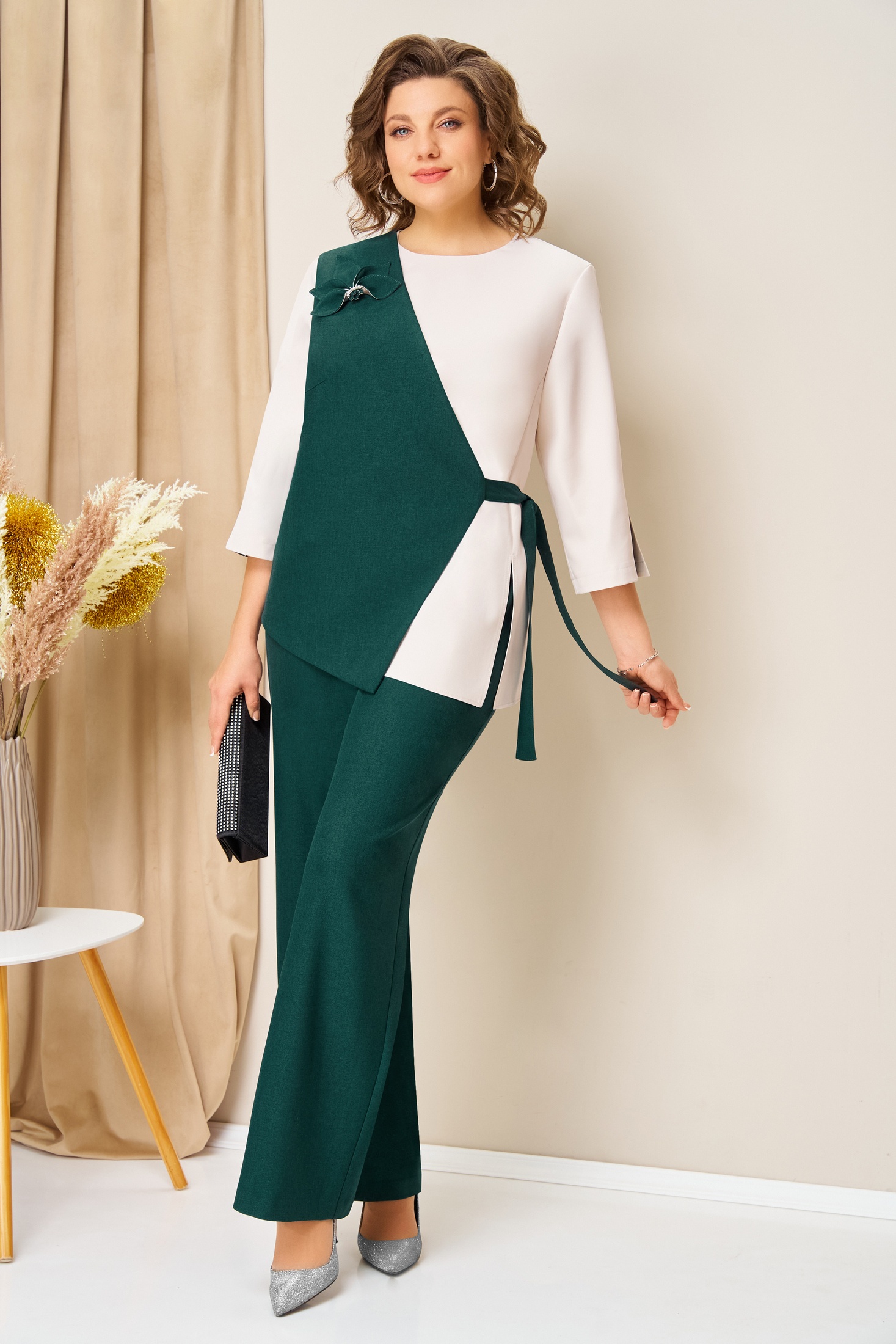 Костюм брючный 1455 бутылочно-зеленый VOLNA Костюм брючный 1455 бутылочно-зеленый VOLNA