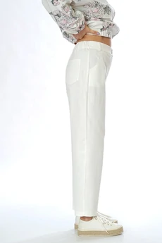 Костюм брючный 2568 молоко ALANI
