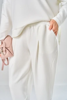 Костюм брючный 1002 молочный ARTELLA