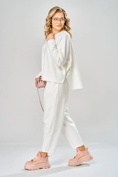 Костюм брючный 1002 молочный ARTELLA