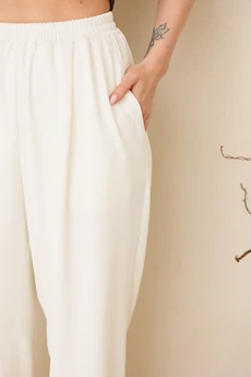 Костюм брючный 2160-1 молоко Ambera style