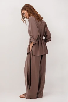 Костюм брючный 3336 коричневый BUTER