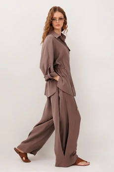 Костюм брючный 3336 коричневый BUTER