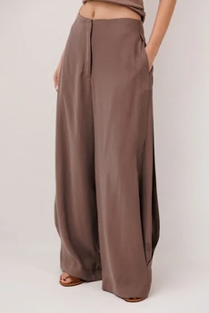 Костюм брючный 3336 коричневый BUTER