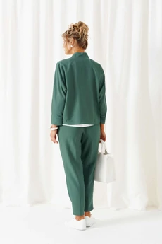 Костюм брючный 6457 бутылочно-зелёный Beautiful&Free