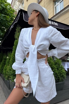 Костюм с шортами 0410 белый Continental Fashion
