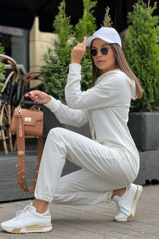 Спортивный костюм 1110-2 экрю Continental Fashion
