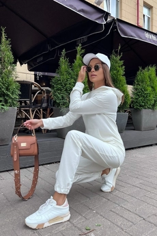 Спортивный костюм 1110-3 экрю Continental Fashion