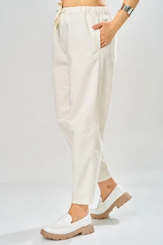 Костюм брючный 2160 молочный Diamant