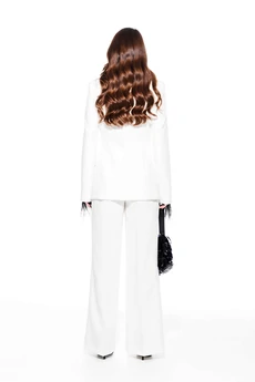 Костюм брючный 5319 белый Elletto Life