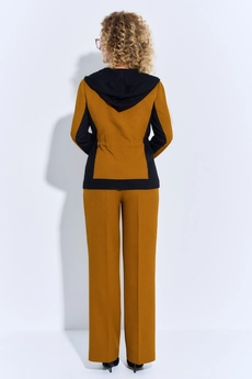 Костюм брючный 461 горчица Euro Moda