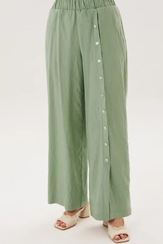 Костюм брючный 4847-1 зеленый FantaziaMod