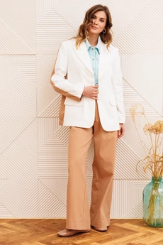 Костюм брючный 5368 молочный + мокко мусс GIZART