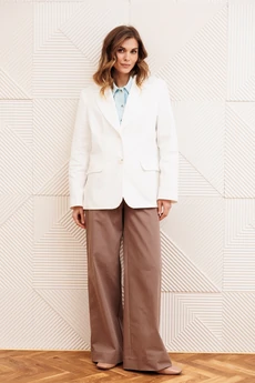 Костюм брючный 5377 молочный + капучино GIZART