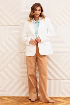 Костюм брючный 5377 молочный + мокко мусс GIZART