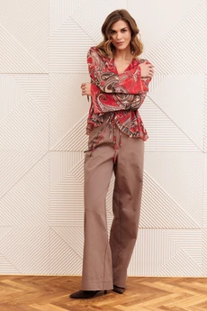 Костюм брючный 5403 красно-коричневый + капучино GIZART