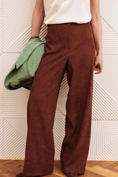 Костюм брючный 5411 коричневый GIZART