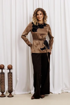 Костюм брючный 5434 капучино + шоколадный GIZART