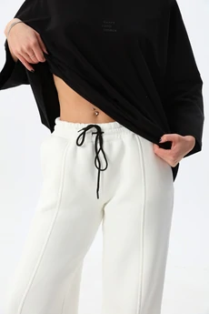 Костюм брючный 25ICY103М-4 молочный ICY Street