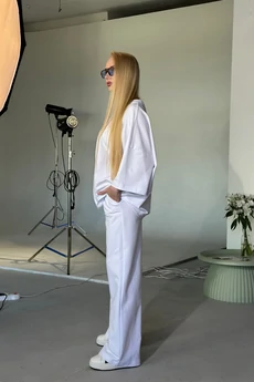 Костюм брючный 25ICY095 белый ICY Street