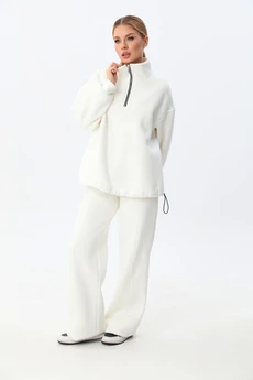 Костюм брючный 25ICY103М-4 молочный ICY Street