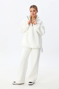 Костюм брючный 25ICY103М-4 молочный ICY Street