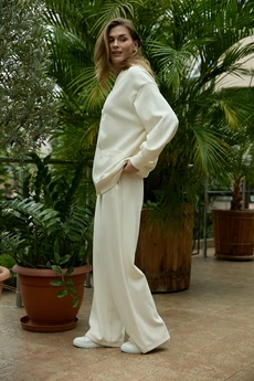 Костюм брючный 26ICY118 молочный ICY Street