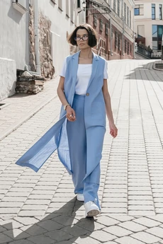 Костюм брючный 25ILor1 голубой ILOKA