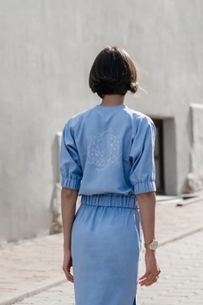 Костюм с юбкой 25ILor6 голубой ILOKA