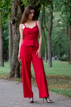 Костюм брючный 26ILfe3 красный ILOKA