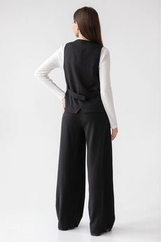 Жилет 3021 черный Ivera collection