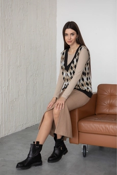 Жилет 3024 бежевый + белый + черный Ivera collection
