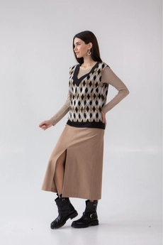 Жилет 3024 бежевый + белый + черный Ivera collection