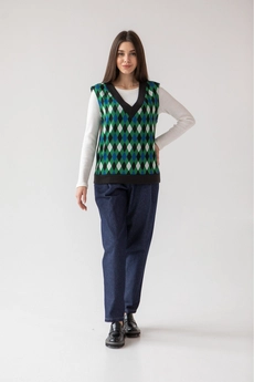 Жилет 3024 зеленый + белый + черный Ivera collection
