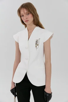 Жилет М176 молочный KUDA GLAZA GLYADYAT