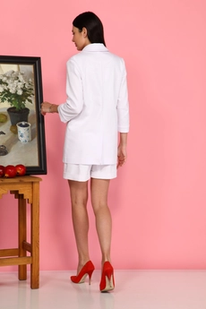 Костюм с шортами 434 белый Karina Delux