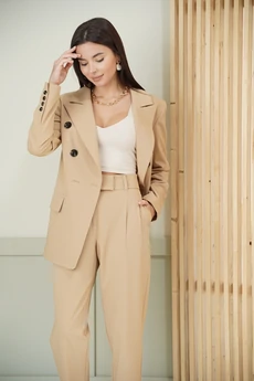 Костюм брючный 1584 кэмел LADIS LINE