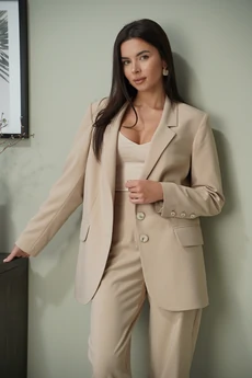 Костюм брючный 1585 бежевый LADIS LINE