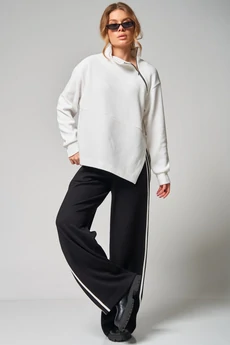 Костюм брючный 483 белый + черный LAIKONY