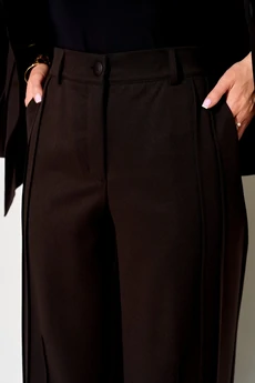 Костюм брючный 484 шоколад LAIKONY