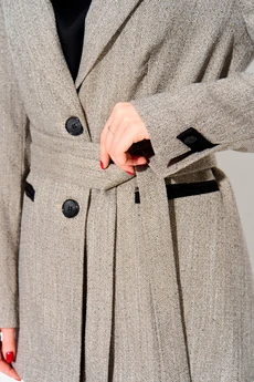 Костюм брючный 743 бежевый LAIKONY