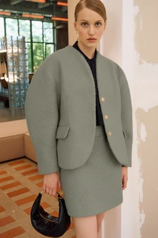 Костюм с юбкой 1718 хаки Lokka