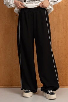 Костюм брючный 294 молоко + черный LUNA