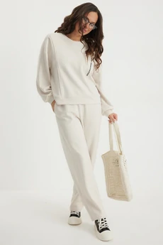 Костюм брючный 2684 молочный Магия Моды